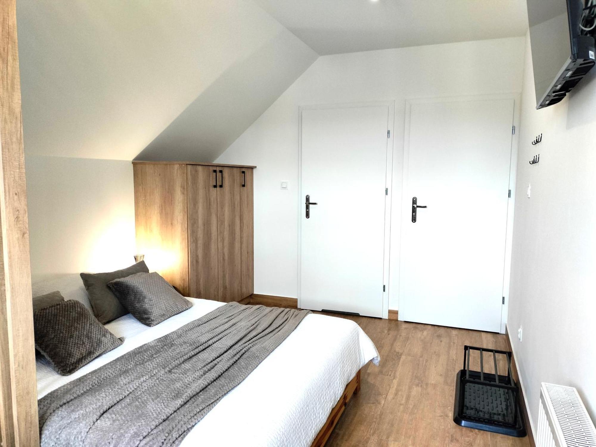 Agroturystyka Jodlowa - Rodzinne Apartamenty W Centrum Gor Swietokrzyskich - Sala Zabaw, Zwierzeta, Bilard Krajno-Zagorze Exterior photo